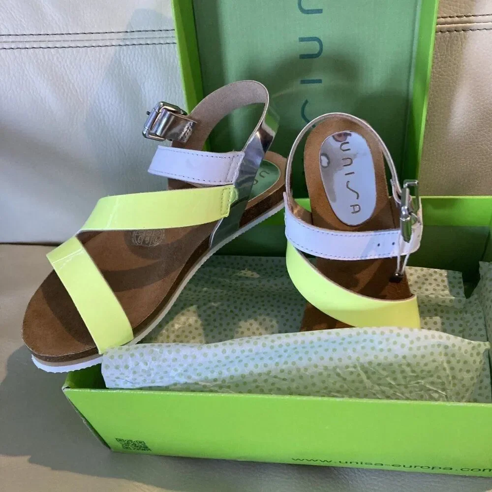 NEW - Unisa Girl’s; Sandals Makena - SIZE 3 YOUTH, 34 EU